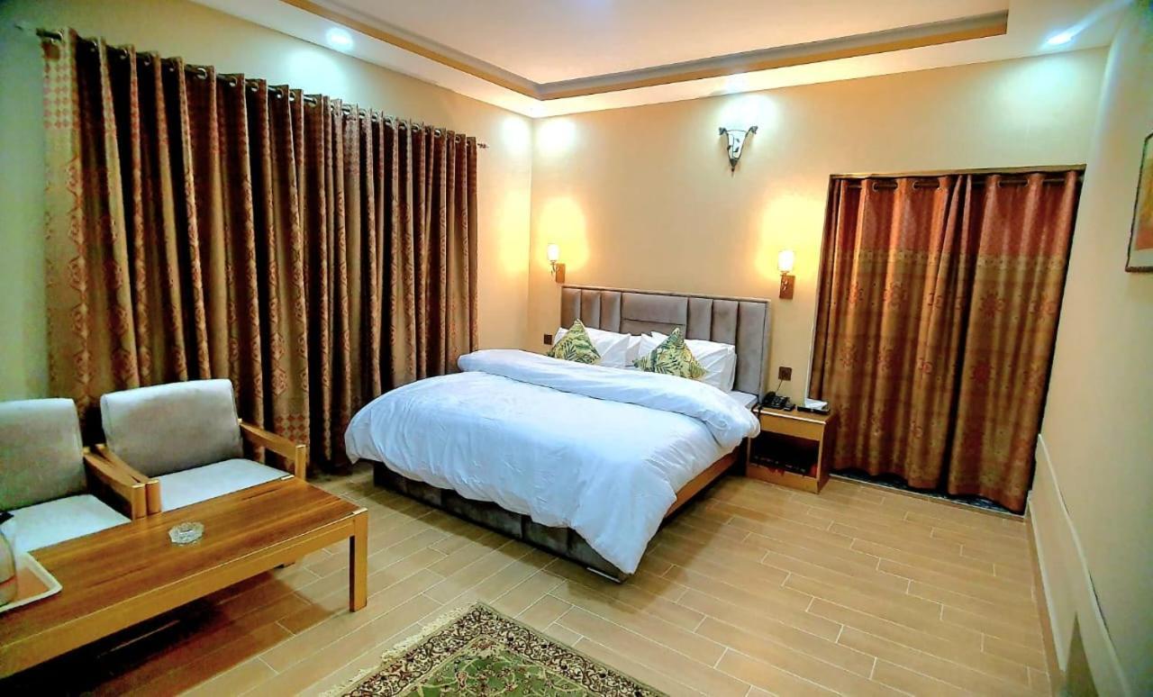 נאראן Royal Hotel מראה חיצוני תמונה